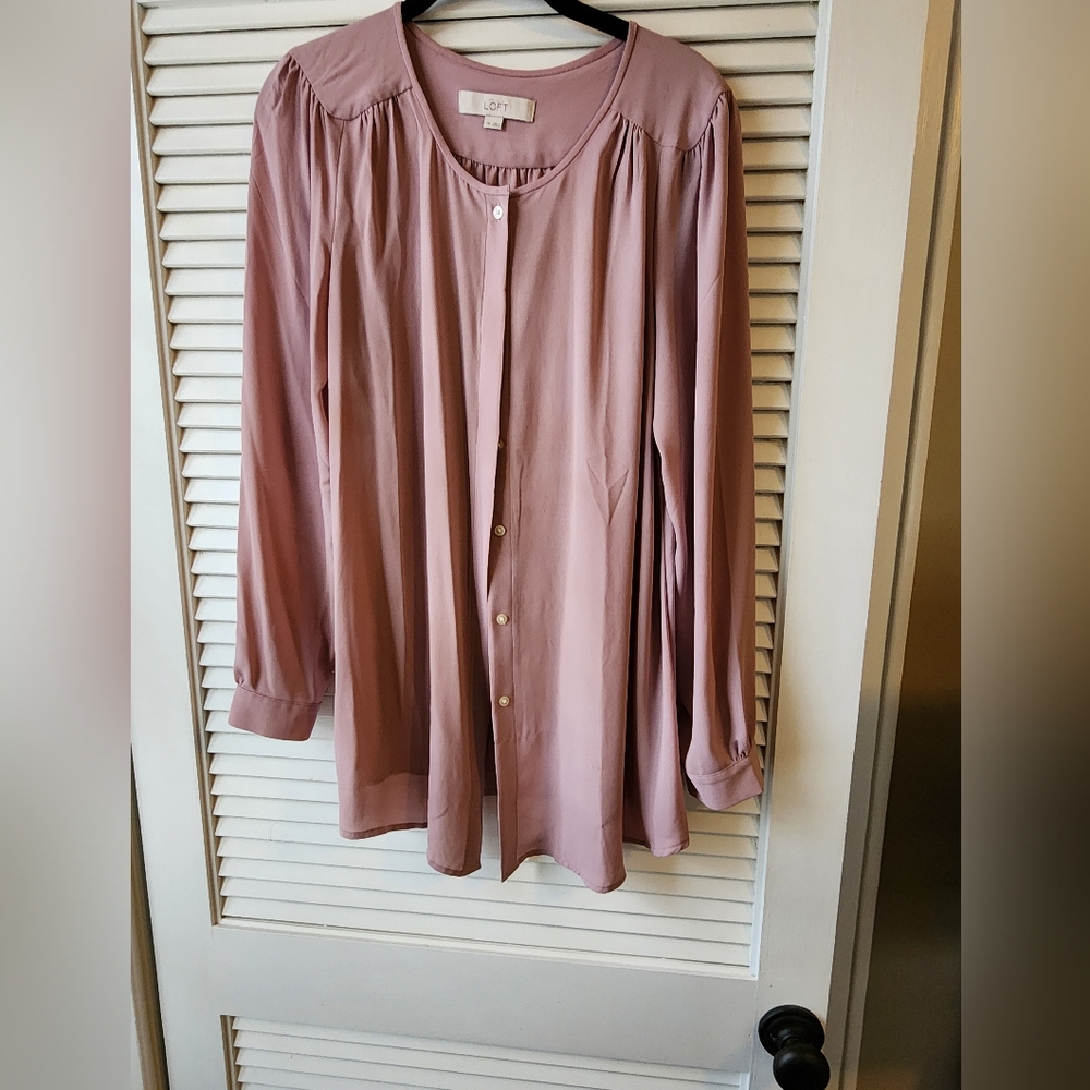HP🎉EUC - Ann Taylor Loft Light Pink Button-down Maternity Top In Small